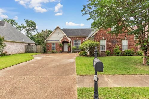 10215 Green Moss Dr N, Cordova, TN, 38018-0101 | Card Image