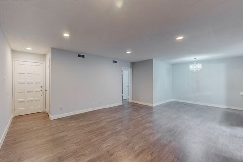 apt-105-5132 Amesbury Dr, Dallas, TX, 75206-4343 | Card Image