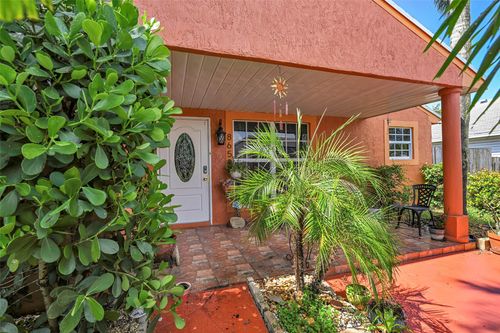 8650 Sw 16th St, Pembroke Pines, FL, 33025-3305 | Card Image