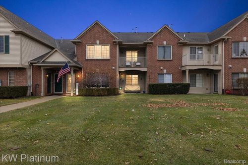 45519 Hidden View Ct, Utica, MI, 48315-5920 | Card Image