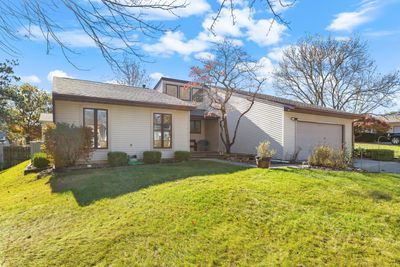 715 Ashton Lane S, House other with 3 bedrooms, 2 bathrooms and 2 parking in Champaign IL | Image 2