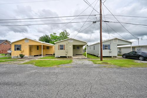1033 General Nicholls St, Thibodaux, LA, 70301-2821 | Card Image