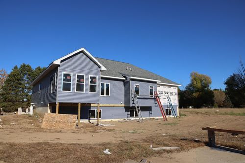 33006 Hilary Cir, Cambridge, MN, 55008-7784 | Card Image