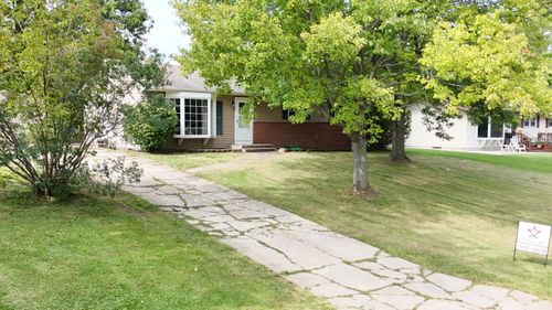 812 Concord Rd, Valparaiso, IN, 46385-7908 | Card Image
