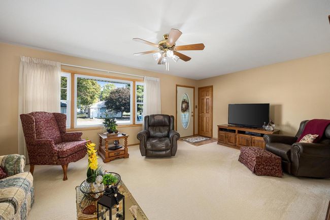 107 E Hickory St, House other with 2 bedrooms, 1 bathrooms and 2 parking in Chatsworth IL | Image 10
