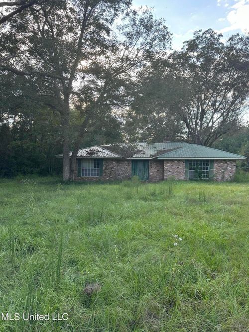 79 Brooks Rd, Hattiesburg, MS, 39401-8927 | Card Image