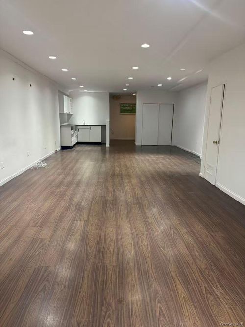 1fl-43 162nd St, Flushing, NY, 11358 | Card Image