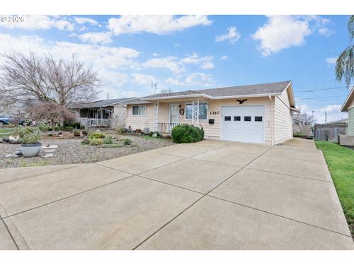 1760 Vanderbeck Ln, Woodburn, OR, 97071-2739 | Card Image