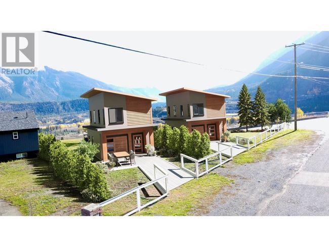 342 & 348 Mountain View Road, Home with 0 bedrooms, 0 bathrooms and null parking in Lillooet BC | Image 9