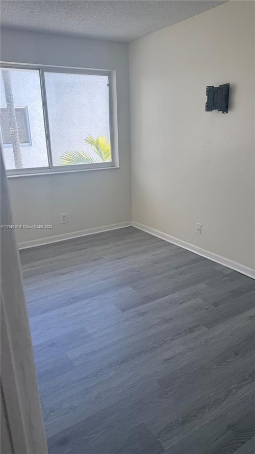 apt-281-5740 Rock Island Rd, Tamarac, FL, 33319-2892 | Card Image