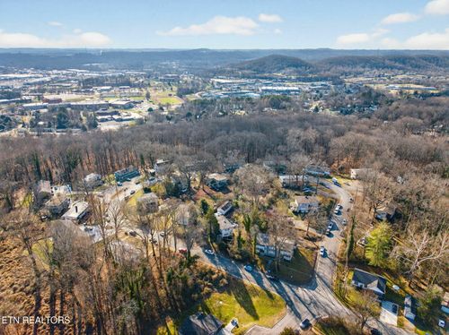 147 Waddell Cir, Oak Ridge, TN, 37830-5142 | Card Image