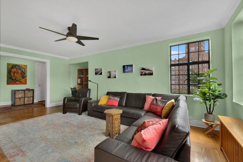 g54-116 Pinehurst Ave, New York, NY, 10033-8836 | Card Image
