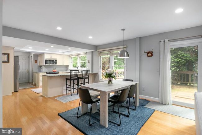 11603 Deer Forest Rd, House other with 5 bedrooms, 4 bathrooms and null parking in RESTON VA | Image 8