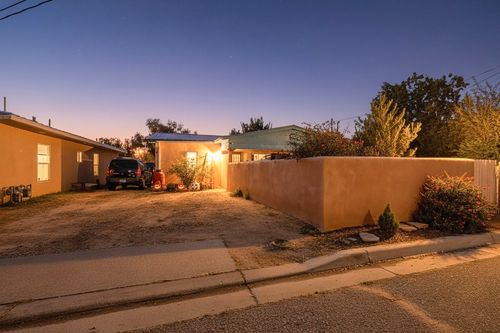 506 Barela Ln, Santa Fe, NM, 87505-0713 | Card Image