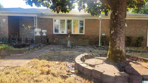 2105 5th Way Nw, CENTER POINT, AL, 35215-3319 | Card Image