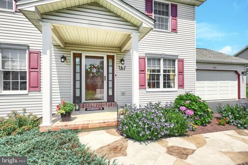 457 Chestnut Way, New Cumberland, PA, 17070-2751 | Card Image