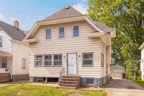 4507 Bridgeview Ave, Newburgh Heights, OH, 44105-3127 | Card Image