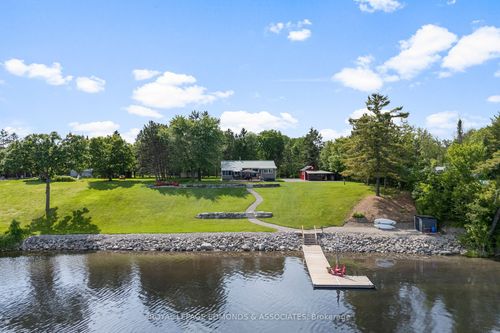 2106 La Passe Road, Whitewater Region, ON, K0J1C0 | Card Image