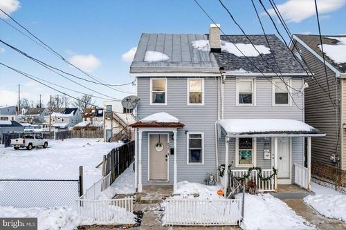 635 Spruce St, BRISTOL, PA, 19007-3711 | Card Image