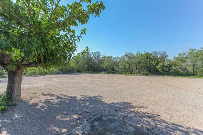 2201 E 25 Th St, House other with 3 bedrooms, 3 bathrooms and 2 parking in Big Spring TX | Image 33