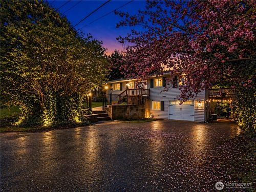 16901 Se 144th St, Renton, WA, 98059-7547 | Card Image