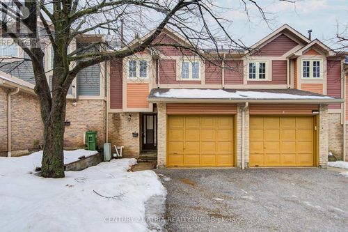 10-590 Sandhurst Cir, Toronto, ON, M1S4J6 | Card Image