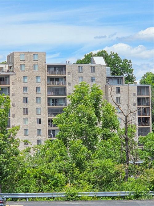 102e-2120 Greentree Rd, Pittsburgh, PA, 15220-6414 | Card Image