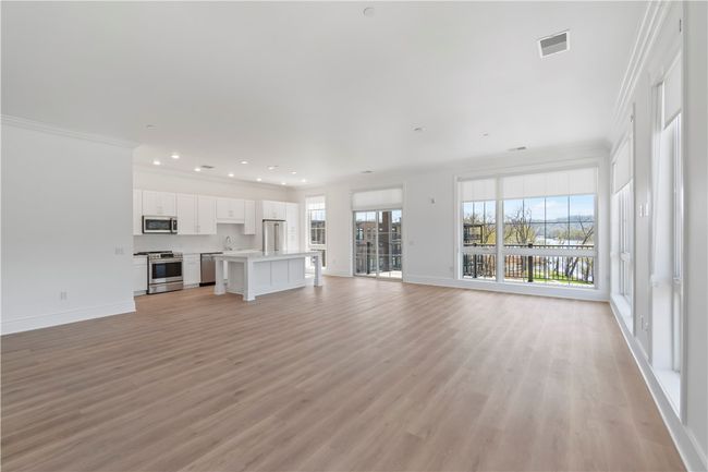 APT-413 - 1 1 St St, Condo with 3 bedrooms, 2 bathrooms and 1 parking in Oakmont PA | Image 8