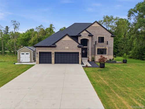 3007 28 Mile Rd, Washington Township, MI, 48094-1104 | Card Image
