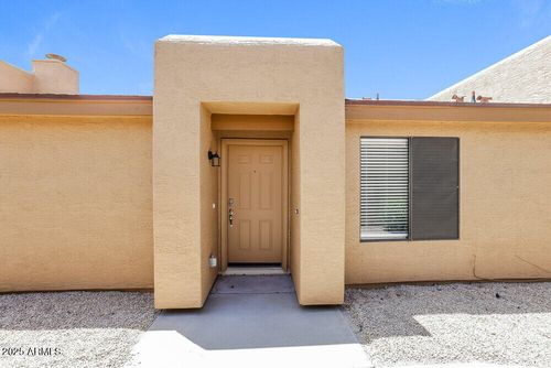 4517 E Rosemonte Dr, Phoenix, AZ, 85050-3335 | Card Image