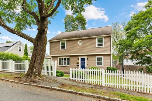 11 Williams St, Arlington, MA, 02476-5623 | Card Image