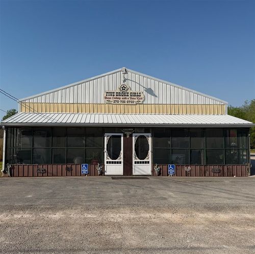 904 E Main St, Horse Cave, KY, 42749-1902 | Card Image