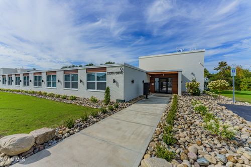 105-9 Laura Dr, Cohoes, NY, 12047-3206 | Card Image