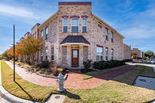 200 Emma Dr, Lewisville, TX, 75057-4815 | Card Image