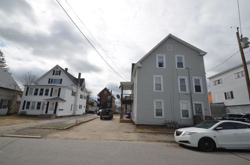 308 Bartlett St, Manchester, NH, 03102-5579 | Card Image