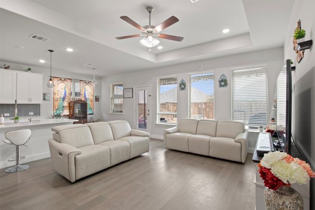 6205 Kent Ln, House other with 4 bedrooms, 4 bathrooms and null parking in Aubrey TX | Image 8