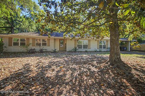 427 Christi Ln, Biloxi, MS, 39531-2704 | Card Image
