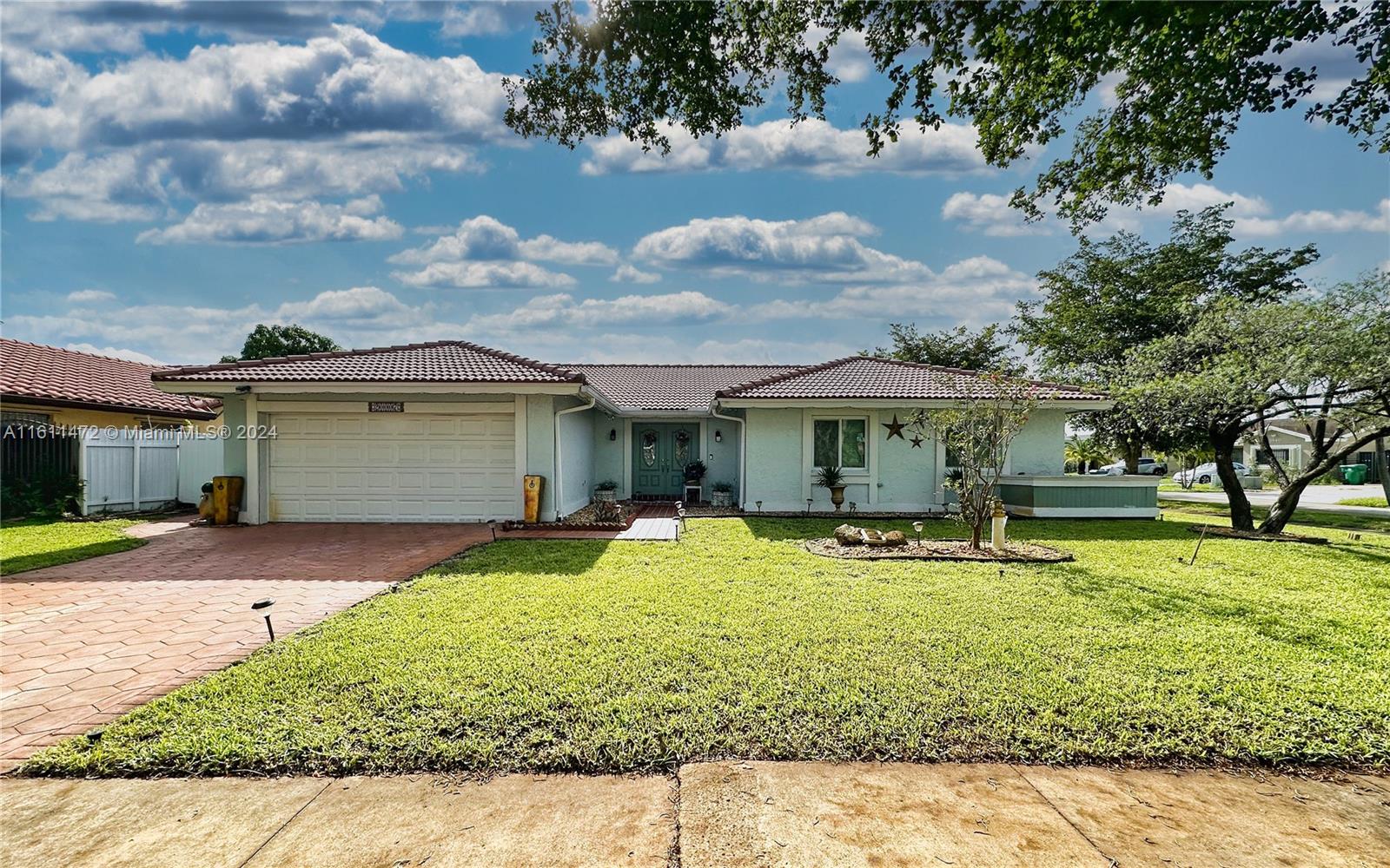 58th Pl, Hialeah, FL 33015