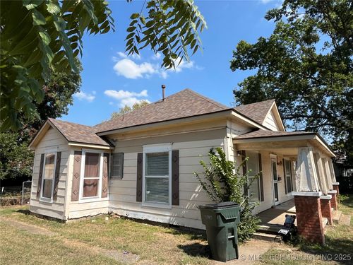 806 W Tishomingo St, Madill, OK, 73446-2663 | Card Image