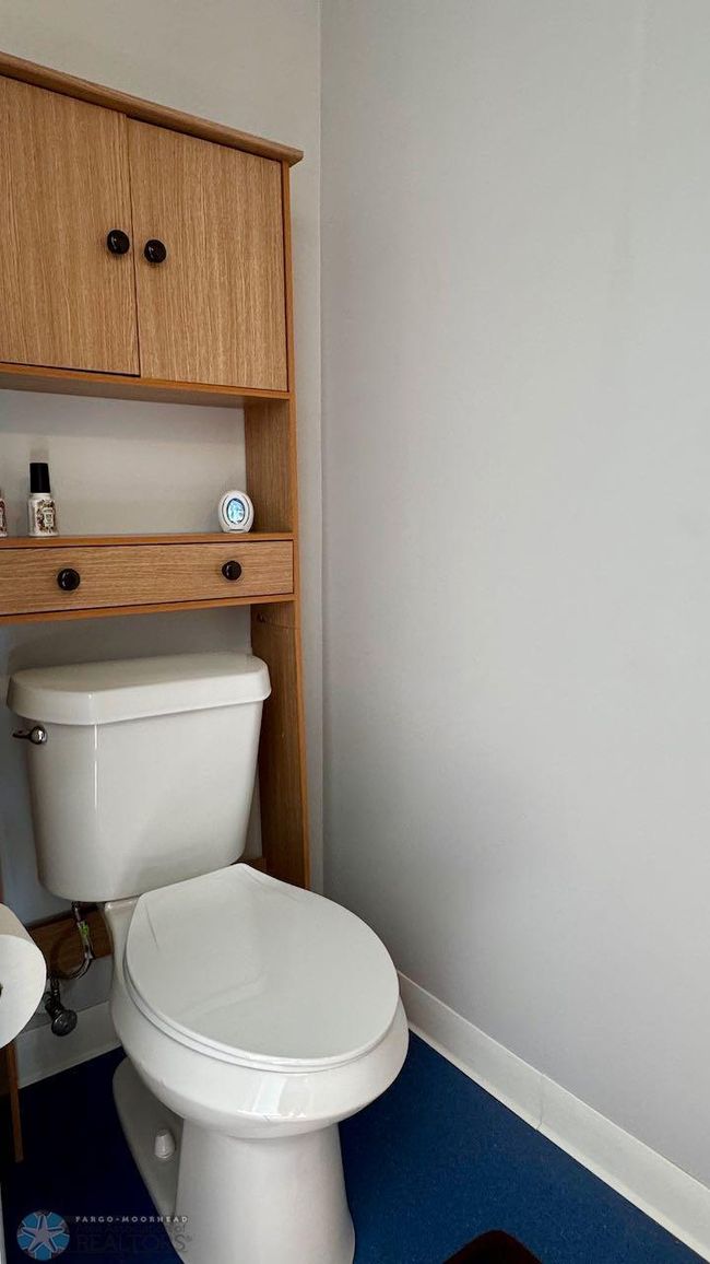 (26) Half Bath on Main.jpeg | Image 26