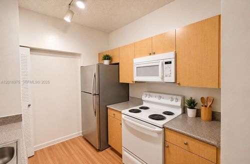 115a-1919 Van Buren St, Hollywood, FL, 33020-7812 | Card Image