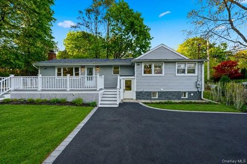 21 Newfoundland Ave, Huntington, NY, 11743-4942 | Card Image