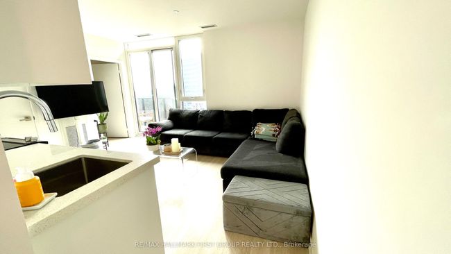 1022 - 30 Tretti Way, Condo with 1 bedrooms, 1 bathrooms and null parking in North York ON | Image 14