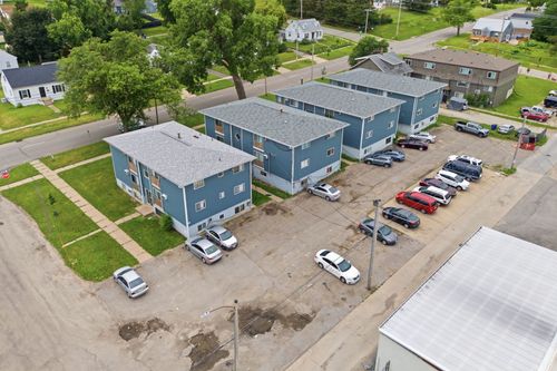 806 15th Avenue Sw, Cedar Rapids, IA, 52404 | Card Image