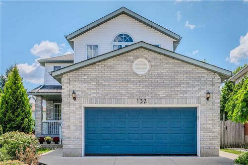 132 Daimler Dr, Kitchener, ON, N2A4C2 | Card Image