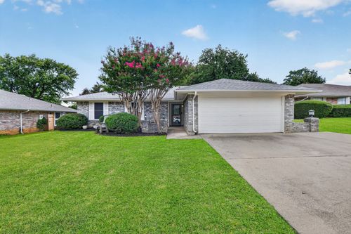 2511 Poppy Lane, Euless, TX, 76039 | Card Image