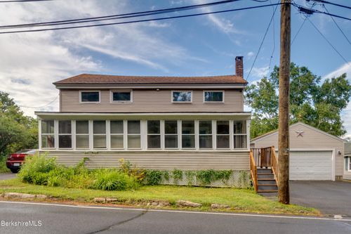 547 Onota St, Pittsfield, MA, 01201 | Card Image