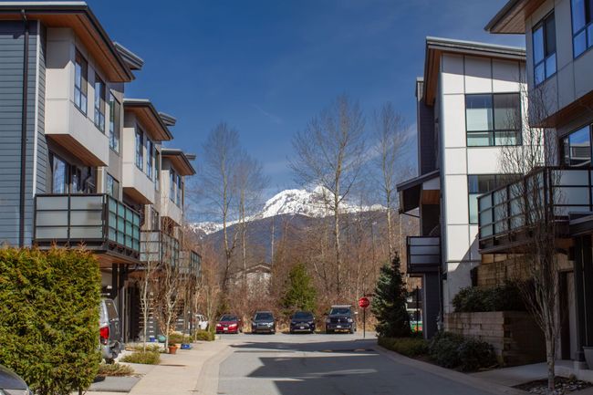 38375 Summits View Drive, Townhouse with 3 bedrooms, 2 bathrooms and 2 parking in Squamish BC | Image 20