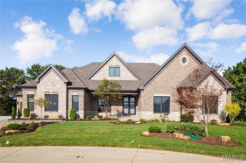 753 Silver Buck Ln, Chesterfield, MO, 63005-3738 | Card Image