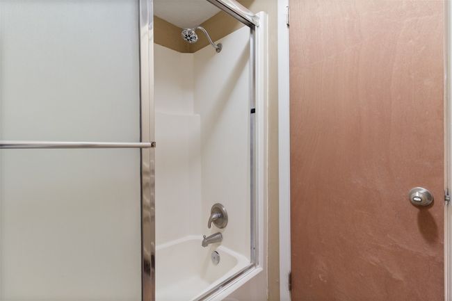 Shower/tub combination | Image 11